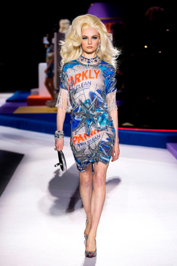 Fotoservizio/FW 19-20/WOMEN/SFILATA/MOSCHINO/DP2/19