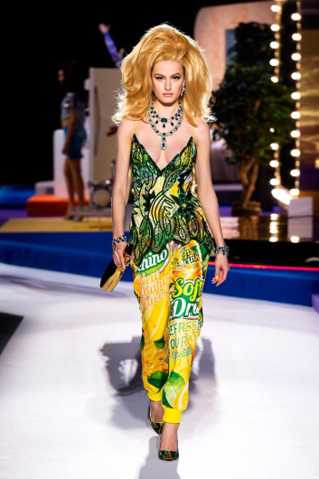 Fotoservizio/FW 19-20/WOMEN/SFILATA/MOSCHINO/DP2/14