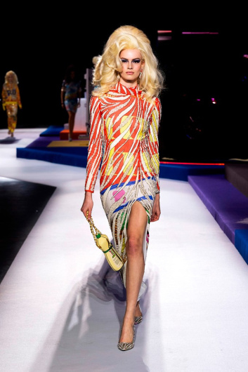 Fotoservizio/FW 19-20/WOMEN/SFILATA/MOSCHINO/DP2/15
