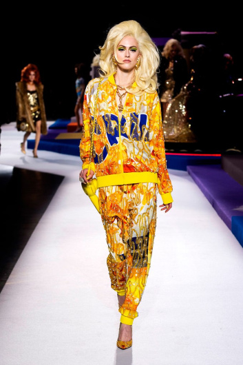 Fotoservizio/FW 19-20/WOMEN/SFILATA/MOSCHINO/DP2/17