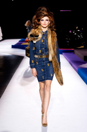 Fotoservizio/FW 19-20/WOMEN/SFILATA/MOSCHINO/DP2/31