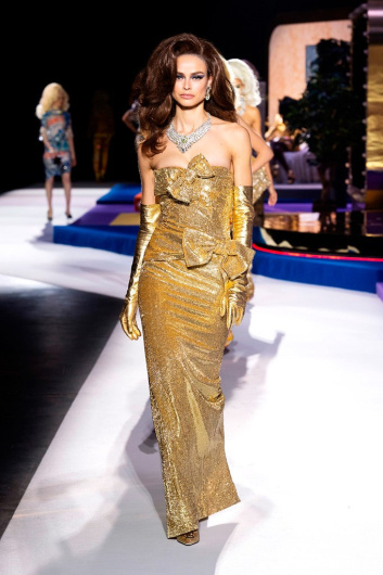 Fotoservizio/FW 19-20/WOMEN/SFILATA/MOSCHINO/DP2/24