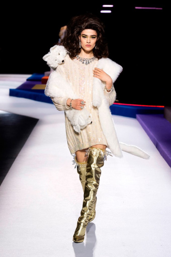 Fotoservizio/FW 19-20/WOMEN/SFILATA/MOSCHINO/DP2/40