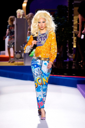 Fotoservizio/FW 19-20/WOMEN/SFILATA/MOSCHINO/DP2/35