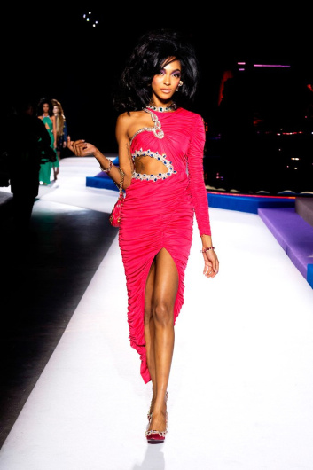 Fotoservizio/FW 19-20/WOMEN/SFILATA/MOSCHINO/DP2/37