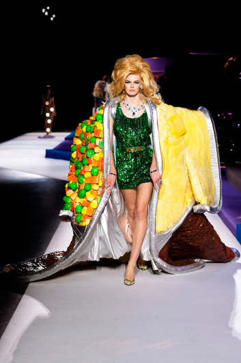 Fotoservizio/FW 19-20/WOMEN/SFILATA/MOSCHINO/DP2/51