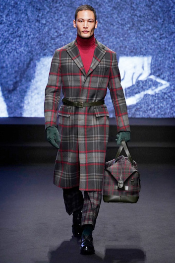 Fotoservizio/FW 19-20/MEN/SFILATA/DAKS/DP2/0