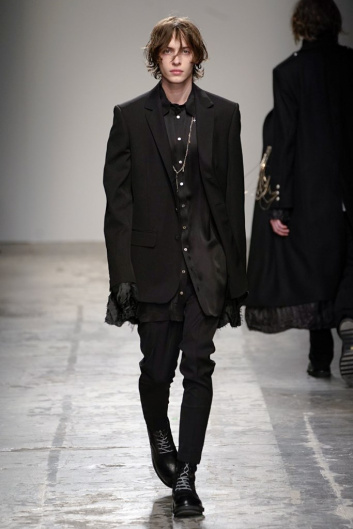 Fotoservizio/FW 19-20/MEN/SFILATA/ISABEL BENENATO/DP2/1