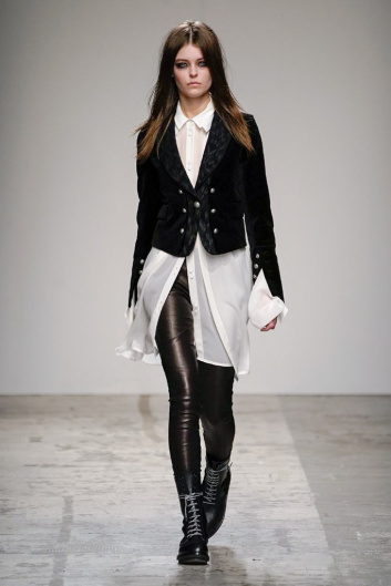 Fotoservizio/FW 19-20/MEN/SFILATA/ISABEL BENENATO/DP2/1