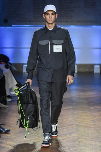 Fotoservizio/FW 19-20/MEN/SFILATA/NUMERO 00/DP2/6
