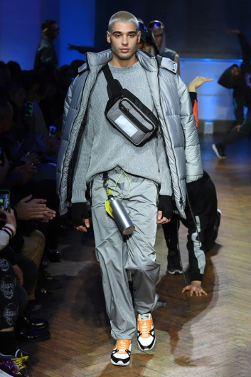 Fotoservizio/FW 19-20/MEN/SFILATA/NUMERO 00/DP2/2