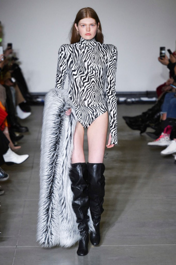 Fotoservizio/FW 19-20/WOMEN/SFILATA/ANNAKIKI/DP2/11