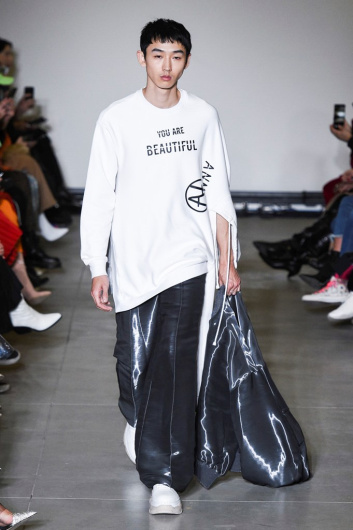 Fotoservizio/FW 19-20/WOMEN/SFILATA/ANNAKIKI/DP2/12
