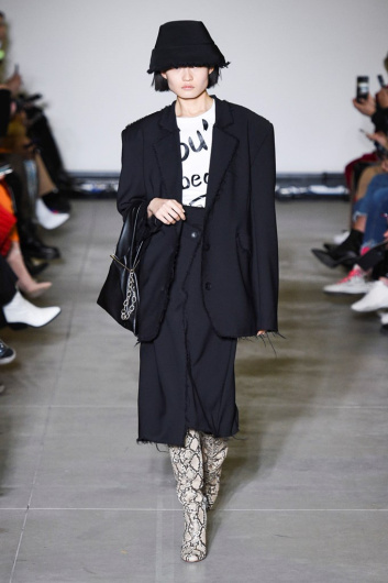 Fotoservizio/FW 19-20/WOMEN/SFILATA/ANNAKIKI/DP2/13