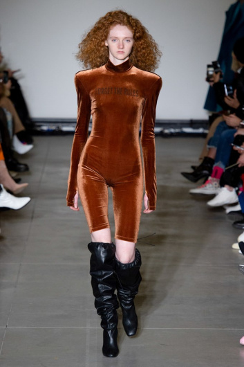 Fotoservizio/FW 19-20/WOMEN/SFILATA/ANNAKIKI/DP2/30