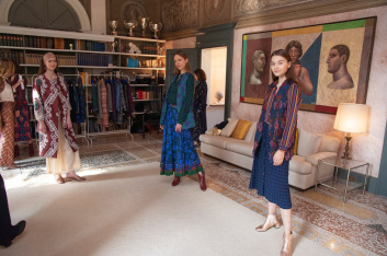 Fotoservizio/FW 19-20/WOMEN/PRESENTAZIONE/CARLOTTA CANEPA/DP2/11