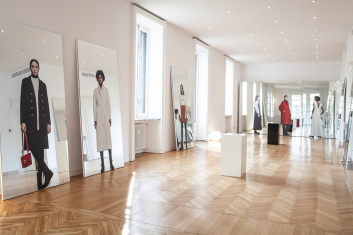 Fotoservizio/FW 19-20/WOMEN/PRESENTAZIONE/MILA SCHÖN/DP2/2