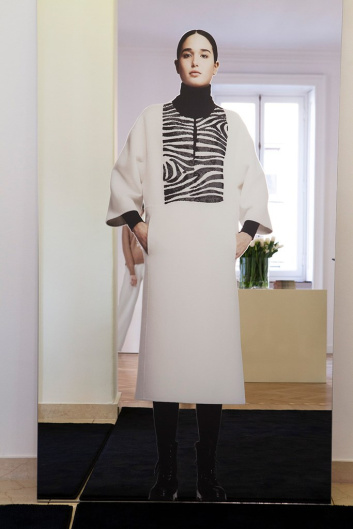 Fotoservizio/FW 19-20/WOMEN/PRESENTAZIONE/MILA SCHÖN/DP2/15