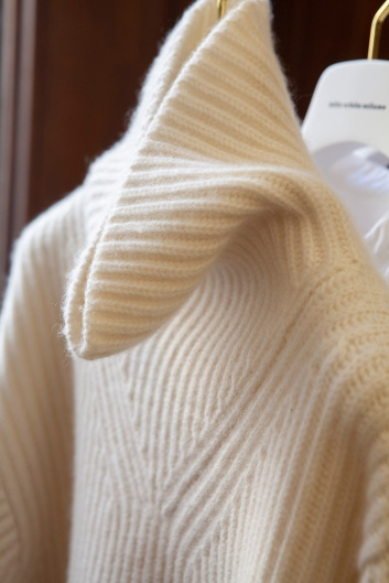 Fotoservizio/FW 19-20/WOMEN/PRESENTAZIONE/MILA SCHÖN/DP2/26