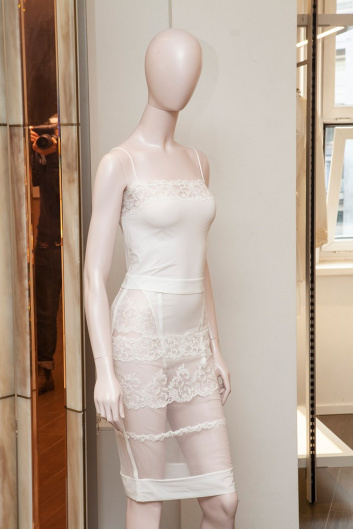 Fotoservizio/FW 19-20/WOMEN/PRESENTAZIONE/LA PERLA/DP2/16