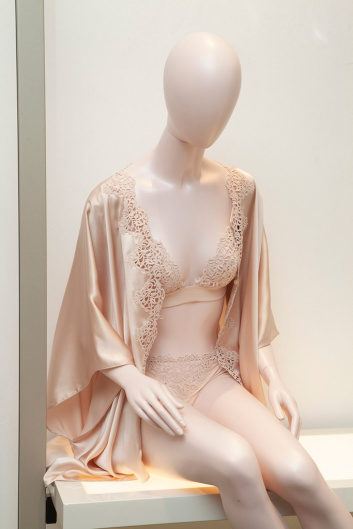 Fotoservizio/FW 19-20/WOMEN/PRESENTAZIONE/LA PERLA/DP2/17