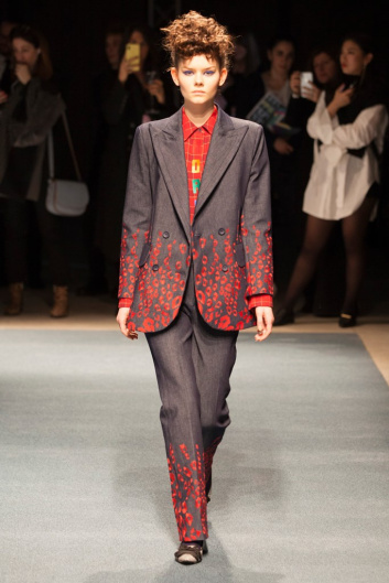 Fotoservizio/FW 19-20/WOMEN/PRESENTAZIONE/TIZIANO GUARDINI/DP2/13