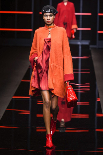 Fotoservizio/FW 19-20/WOMEN/SFILATA/EMPORIO ARMANI/DP2/6
