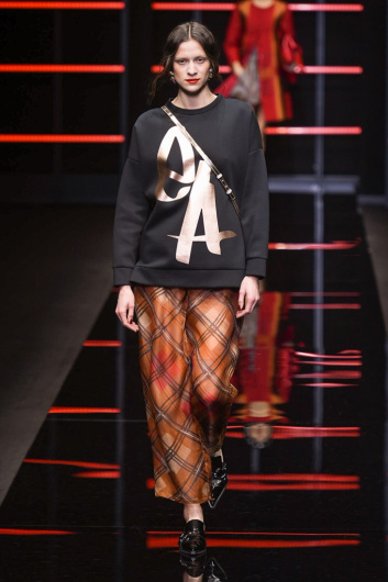 Fotoservizio/FW 19-20/WOMEN/SFILATA/EMPORIO ARMANI/DP2/8