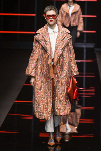 Fotoservizio/FW 19-20/WOMEN/SFILATA/EMPORIO ARMANI/DP2/1
