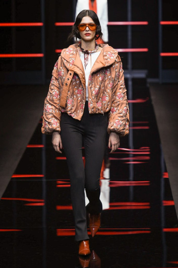 Fotoservizio/FW 19-20/WOMEN/SFILATA/EMPORIO ARMANI/DP2/2