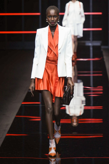 Fotoservizio/FW 19-20/WOMEN/SFILATA/EMPORIO ARMANI/DP2/3