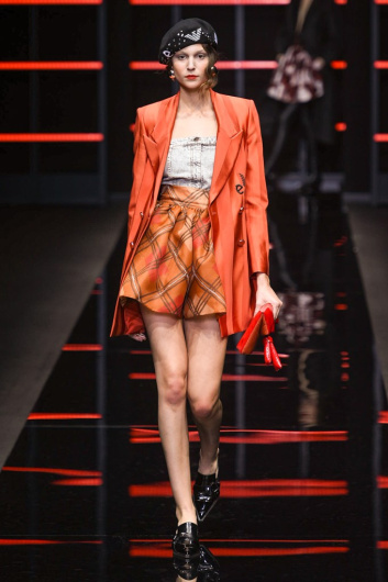 Fotoservizio/FW 19-20/WOMEN/SFILATA/EMPORIO ARMANI/DP2/15