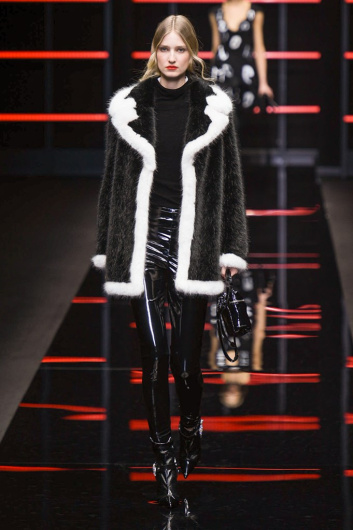 Fotoservizio/FW 19-20/WOMEN/SFILATA/EMPORIO ARMANI/DP2/20