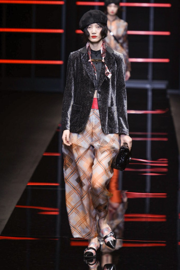 Fotoservizio/FW 19-20/WOMEN/SFILATA/EMPORIO ARMANI/DP2/12