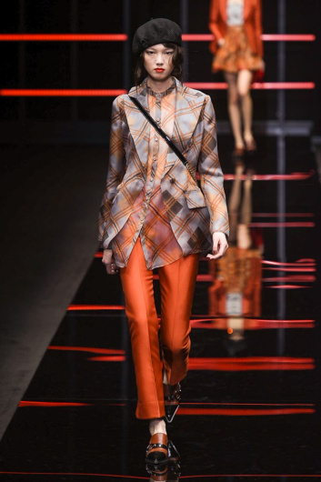 Fotoservizio/FW 19-20/WOMEN/SFILATA/EMPORIO ARMANI/DP2/13