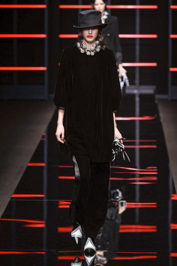 Fotoservizio/FW 19-20/WOMEN/SFILATA/EMPORIO ARMANI/DP2/4