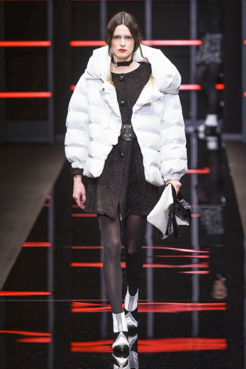 Fotoservizio/FW 19-20/WOMEN/SFILATA/EMPORIO ARMANI/DP2/6