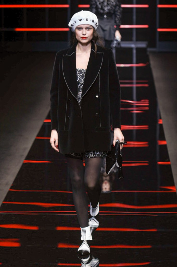 Fotoservizio/FW 19-20/WOMEN/SFILATA/EMPORIO ARMANI/DP2/8