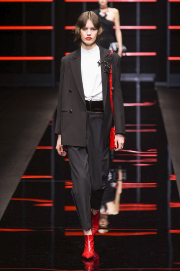 Fotoservizio/FW 19-20/WOMEN/SFILATA/EMPORIO ARMANI/DP2/1