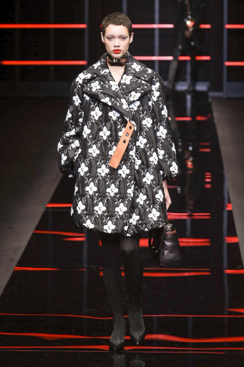 Fotoservizio/FW 19-20/WOMEN/SFILATA/EMPORIO ARMANI/DP2/2
