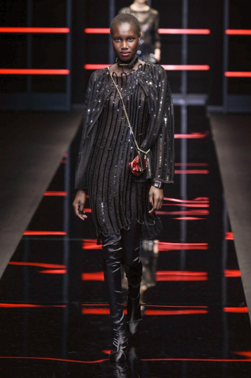 Fotoservizio/FW 19-20/WOMEN/SFILATA/EMPORIO ARMANI/DP2/3