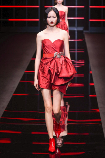Fotoservizio/FW 19-20/WOMEN/SFILATA/EMPORIO ARMANI/DP2/13