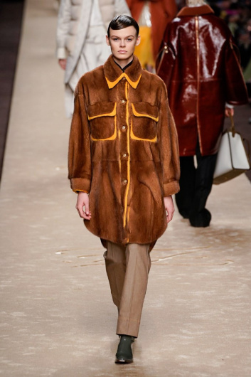 Fotoservizio/FW 19-20/WOMEN/SFILATA/FENDI/DP2/5
