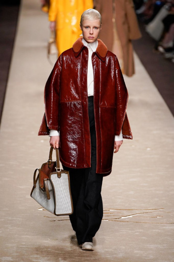 Fotoservizio/FW 19-20/WOMEN/SFILATA/FENDI/DP2/3
