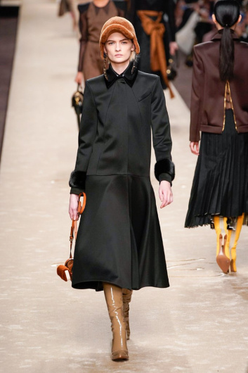 Fotoservizio/FW 19-20/WOMEN/SFILATA/FENDI/DP2/4