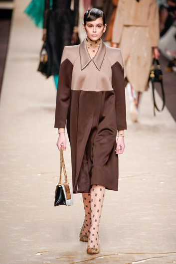 Fotoservizio/FW 19-20/WOMEN/SFILATA/FENDI/DP2/12