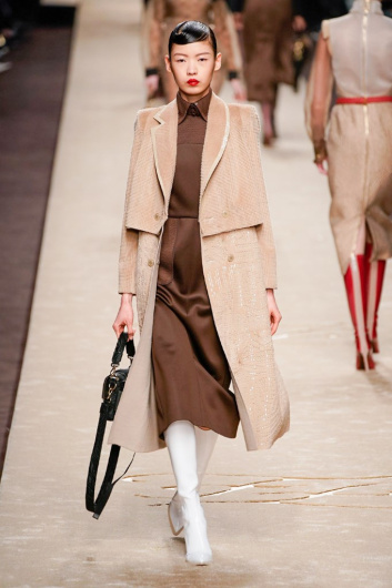 Fotoservizio/FW 19-20/WOMEN/SFILATA/FENDI/DP2/9