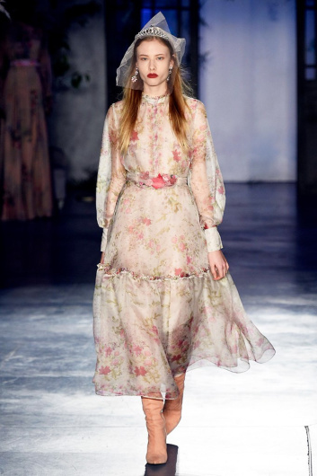 Fotoservizio/FW 19-20/WOMEN/SFILATA/LUISA BECCARIA/DP2/1