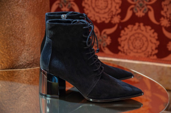 Fotoservizio/FW 19-20/WOMEN/PRESENTAZIONE/CASADEI/DP2/13