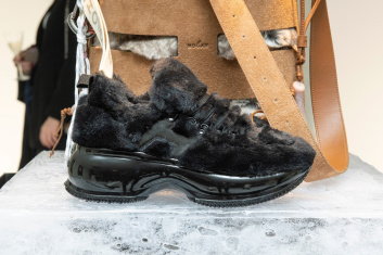 Fotoservizio/FW 19-20/WOMEN/PRESENTAZIONE/HOGAN/DP2/36